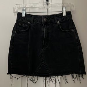 top shop black denim skirt.
